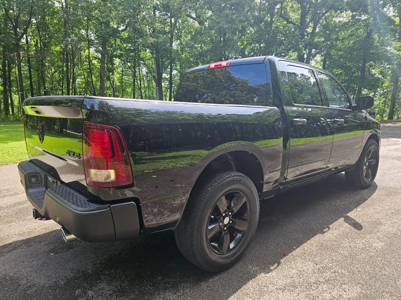 RAM 1500 4WD Crew Cab 140.5" Express 2014
