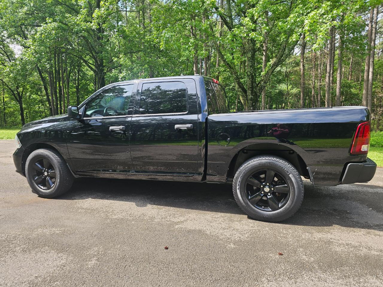 RAM 1500 4WD Crew Cab 140.5" Express 2014