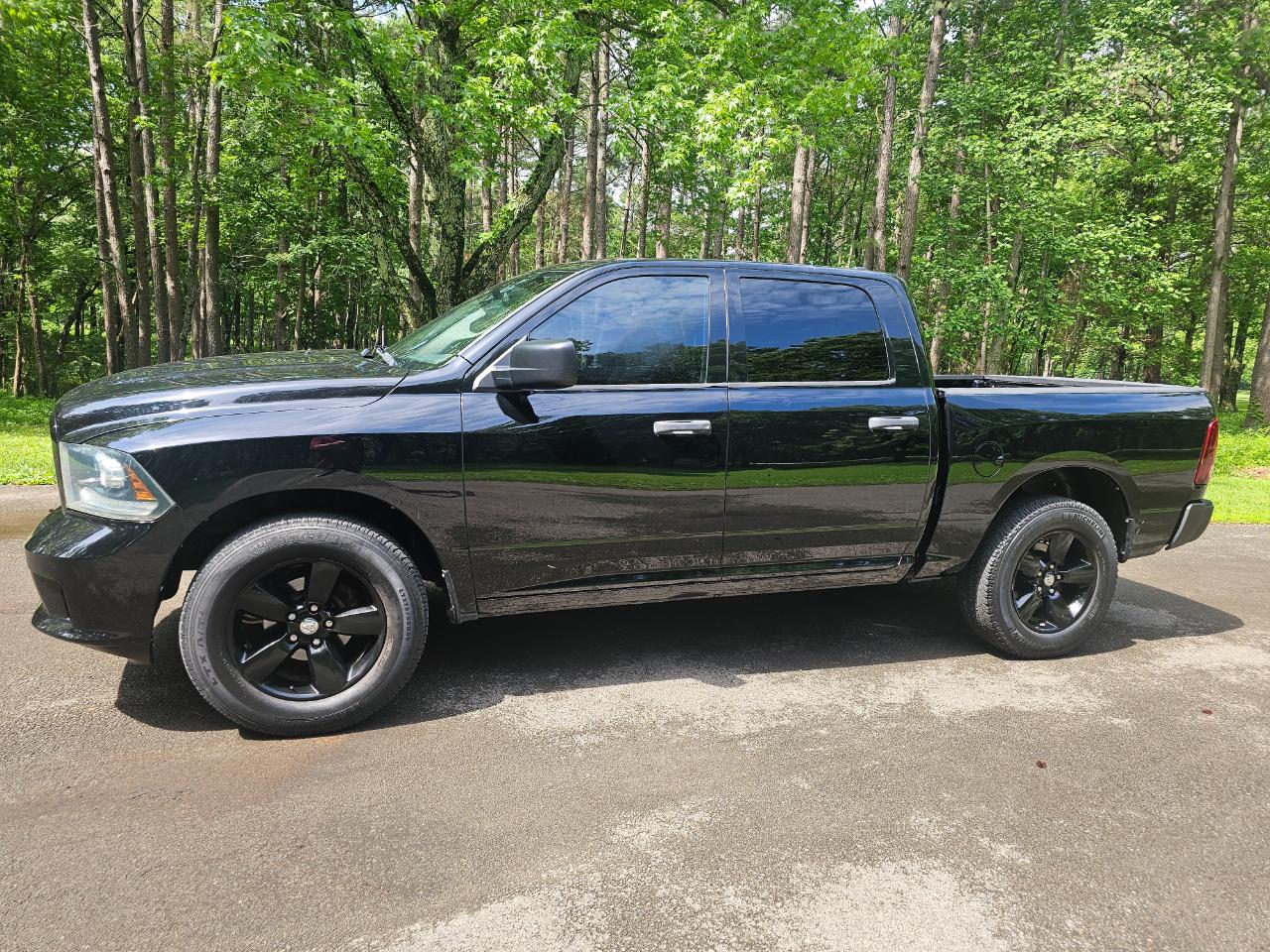 RAM 1500 4WD Crew Cab 140.5" Express 2014