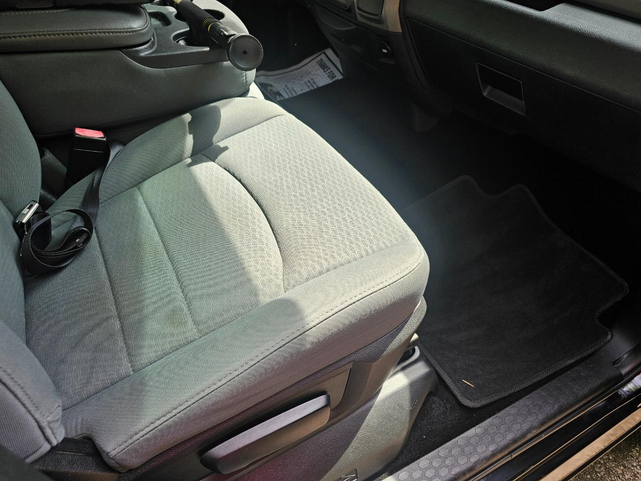 RAM 1500 4WD Crew Cab 140.5" Express 2014