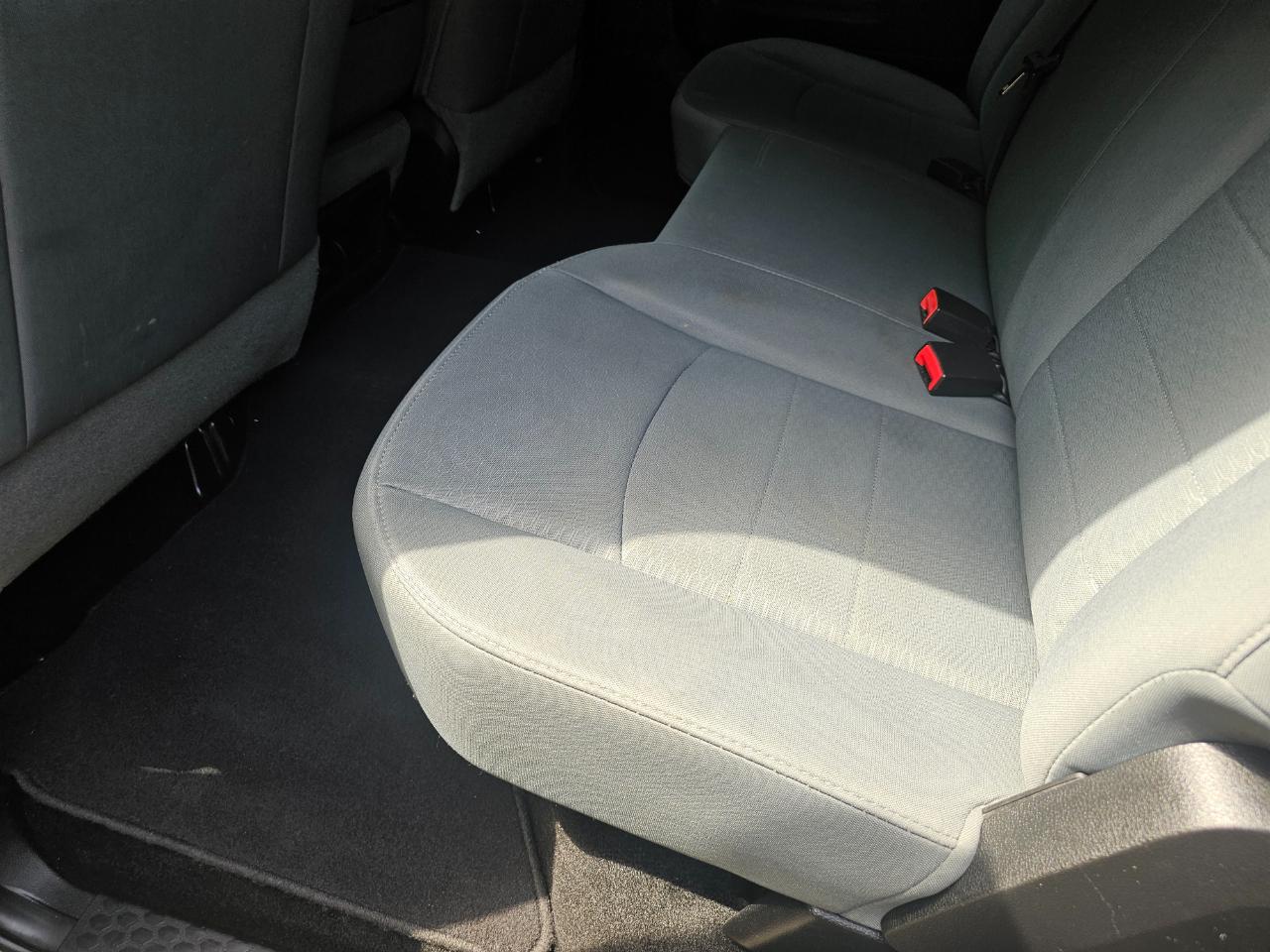 RAM 1500 4WD Crew Cab 140.5" Express 2014
