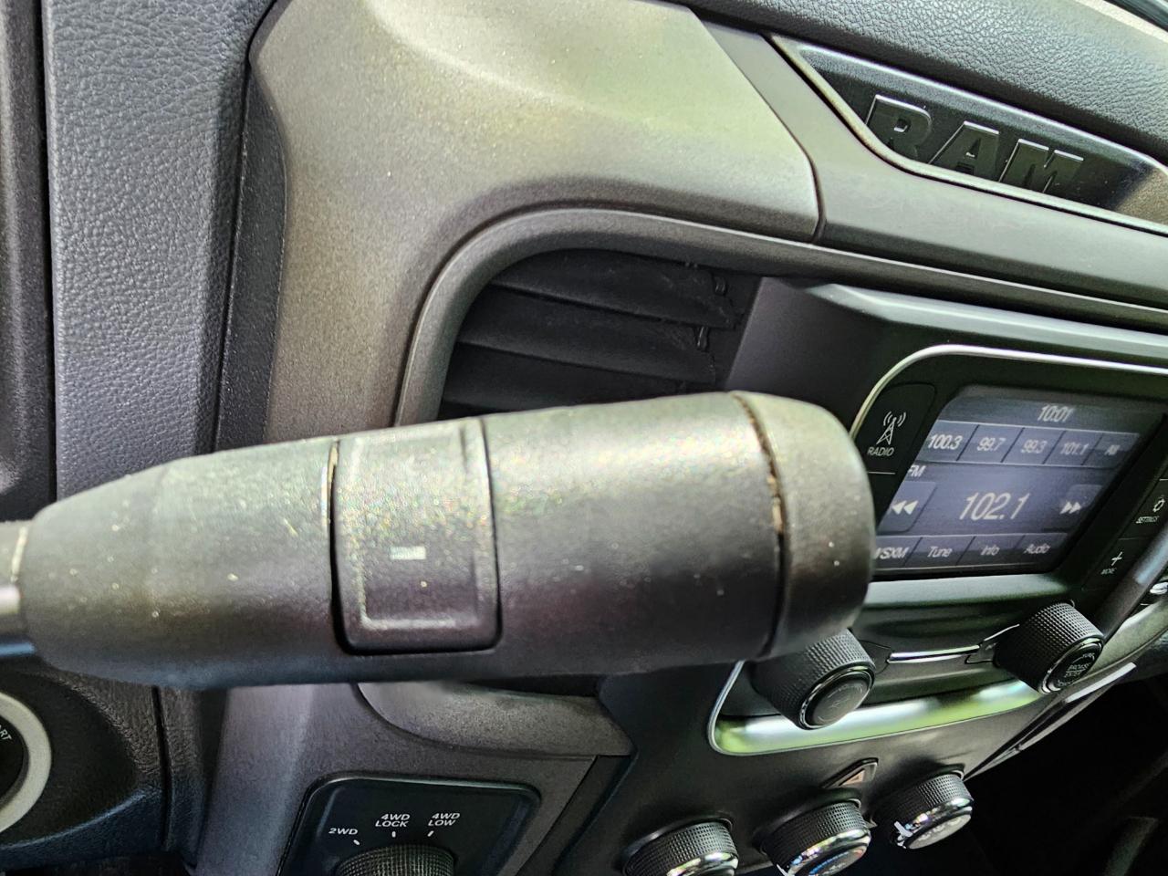 RAM 1500 4WD Crew Cab 140.5" Express 2014