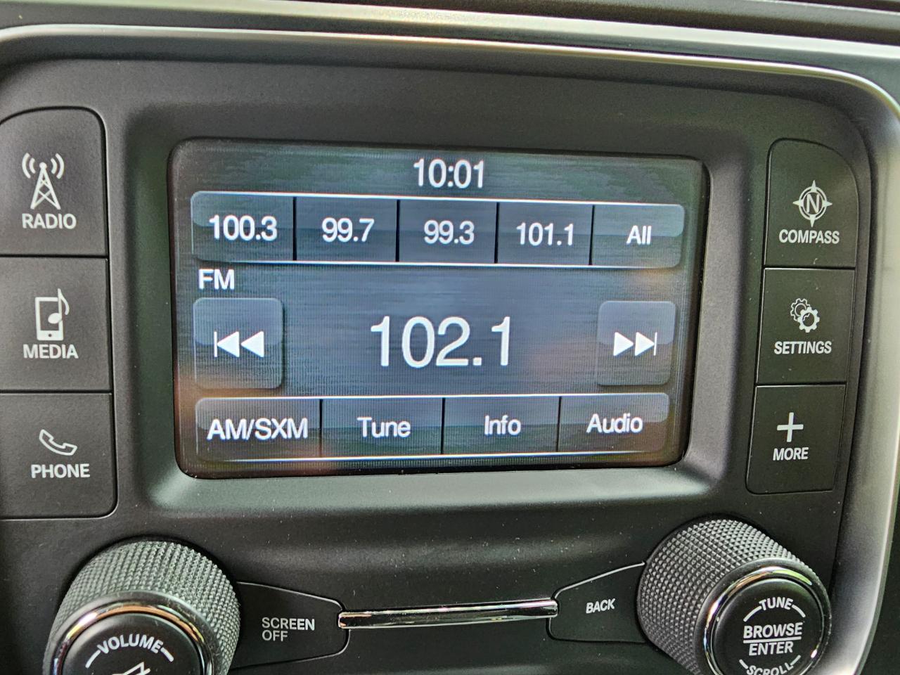 RAM 1500 4WD Crew Cab 140.5" Express 2014