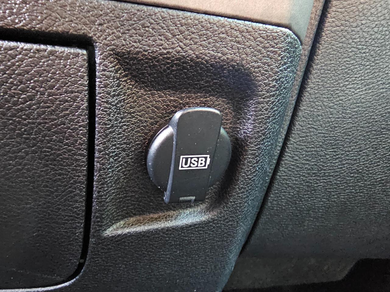 RAM 1500 4WD Crew Cab 140.5" Express 2014