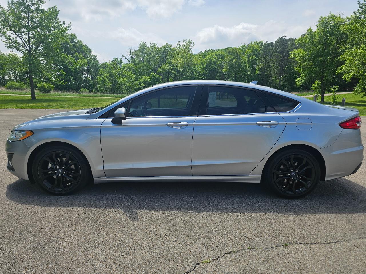 Ford Fusion SE FWD 2020