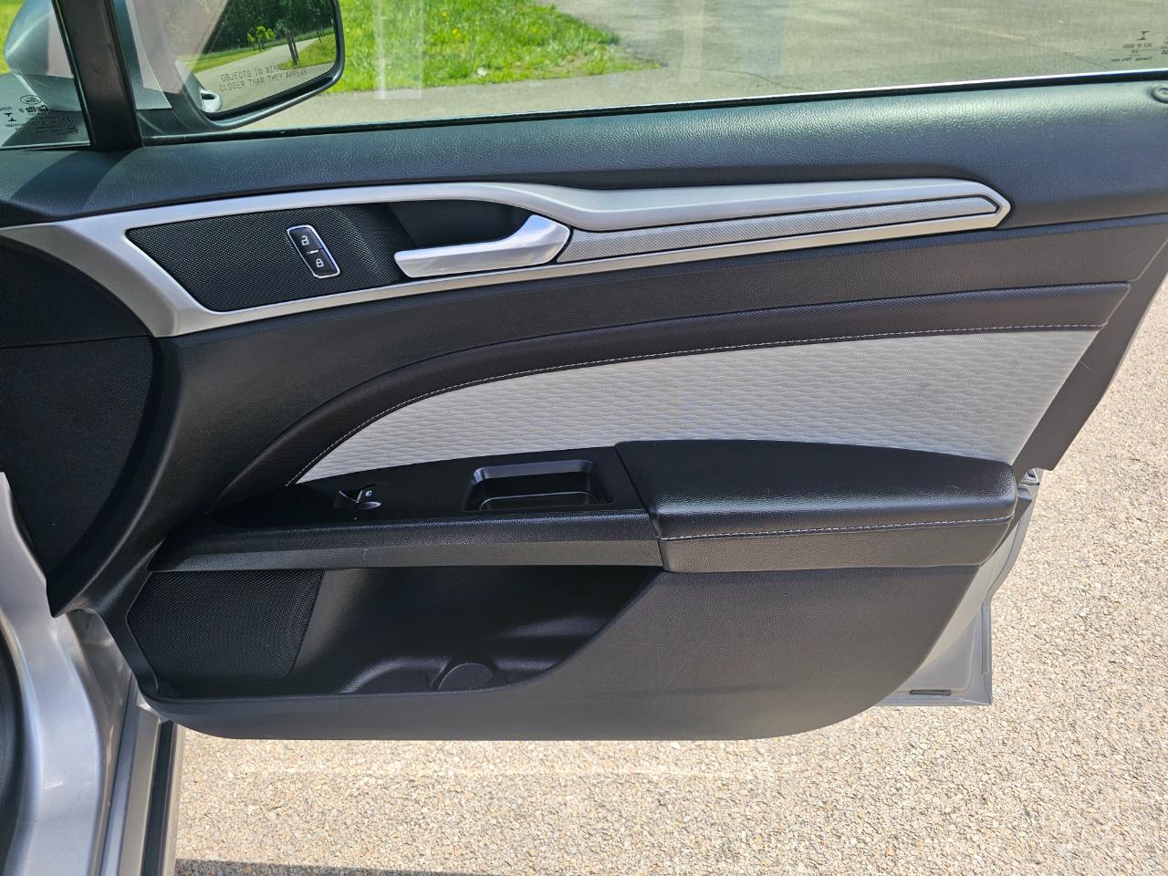 Ford Fusion SE FWD 2020