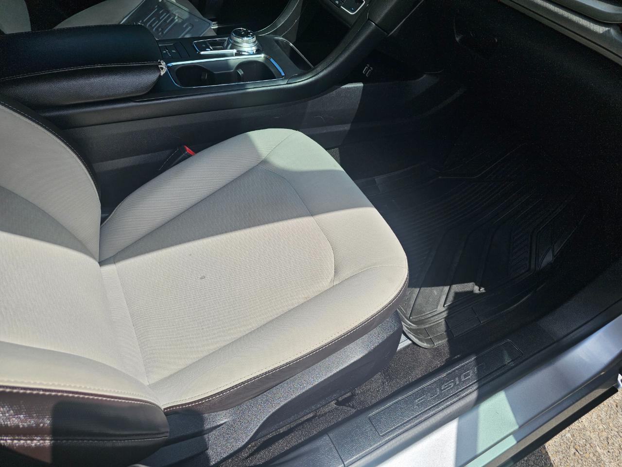 Ford Fusion SE FWD 2020