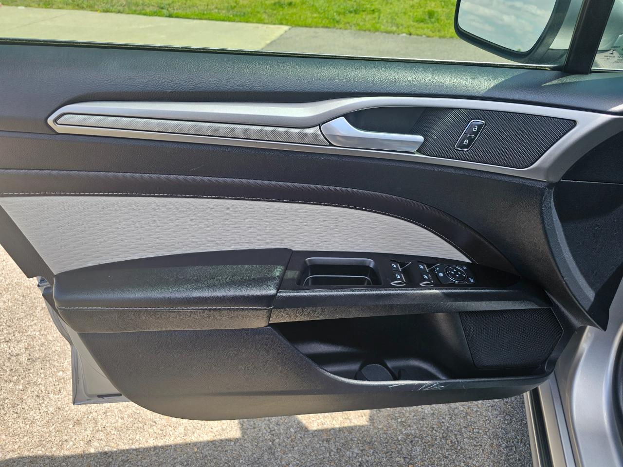 Ford Fusion SE FWD 2020