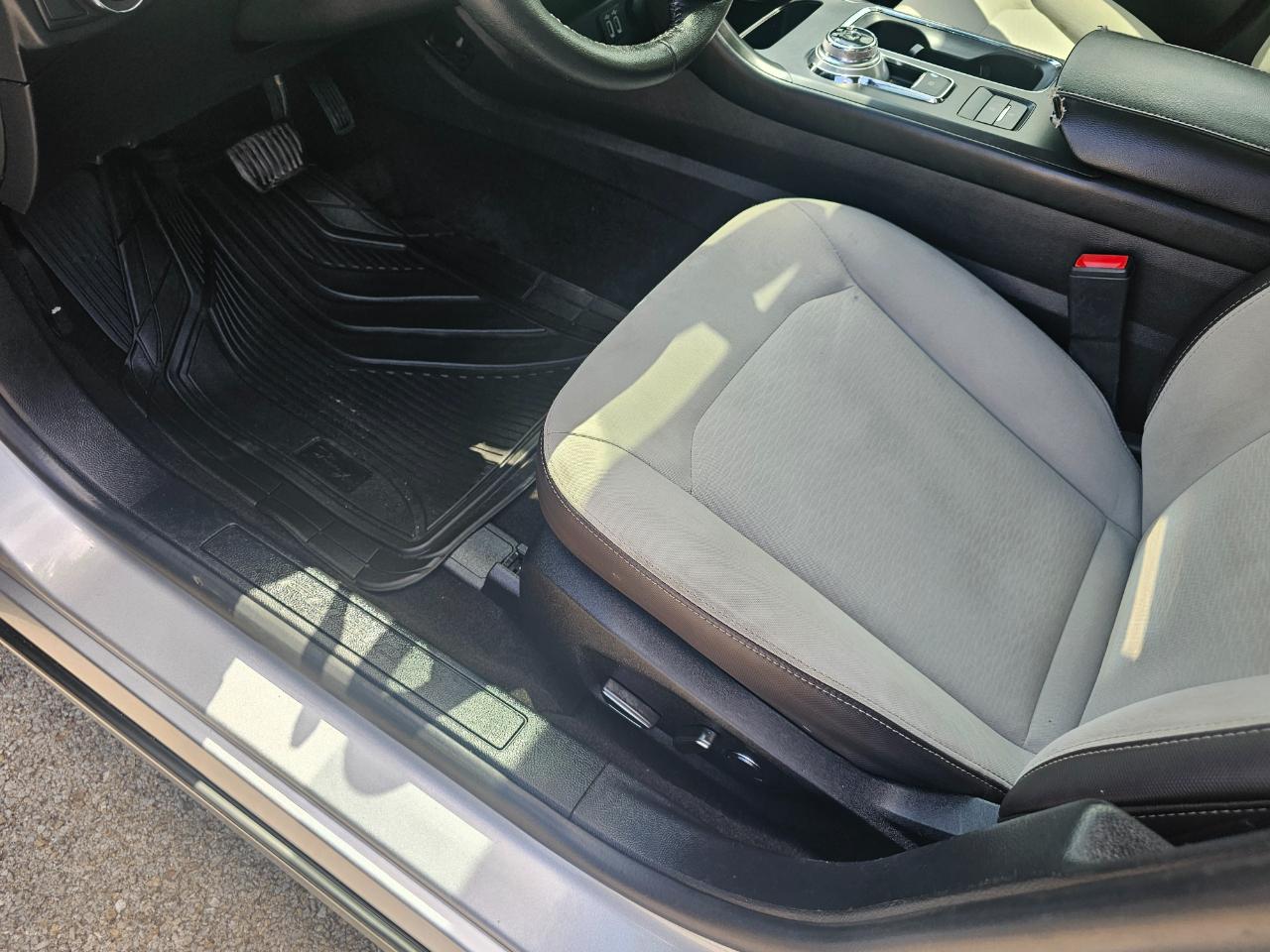 Ford Fusion SE FWD 2020
