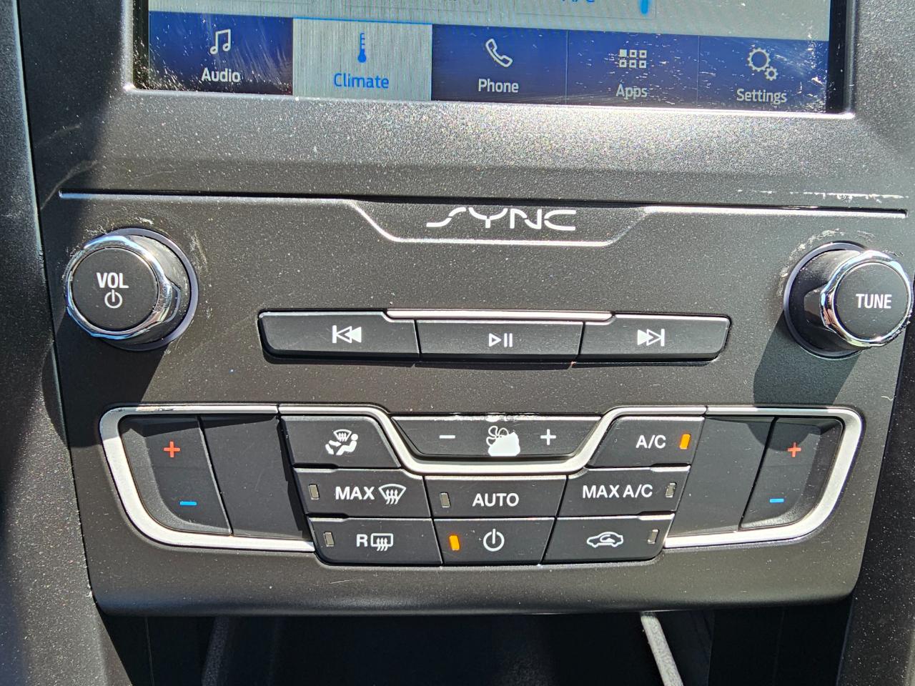 Ford Fusion SE FWD 2020