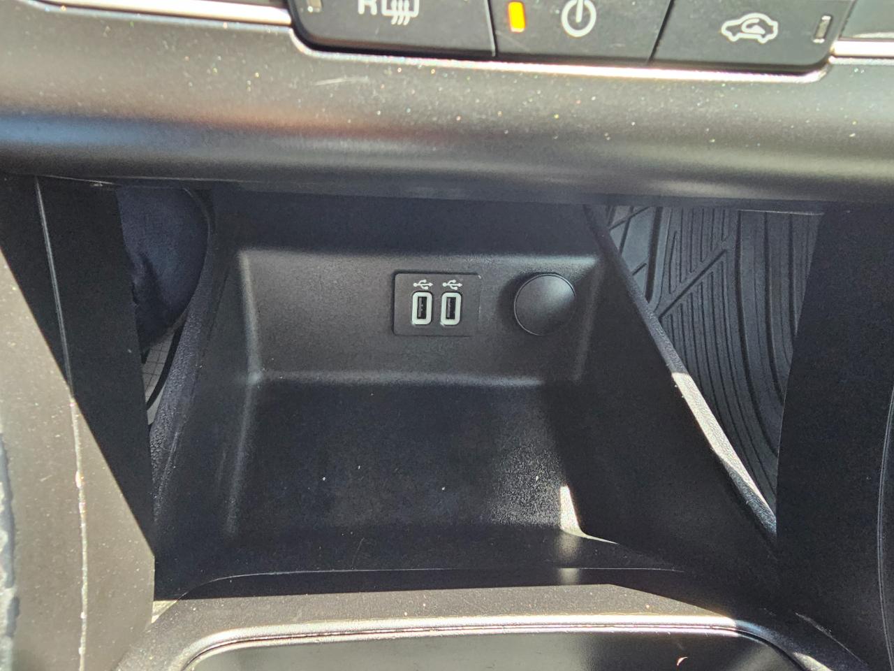 Ford Fusion SE FWD 2020