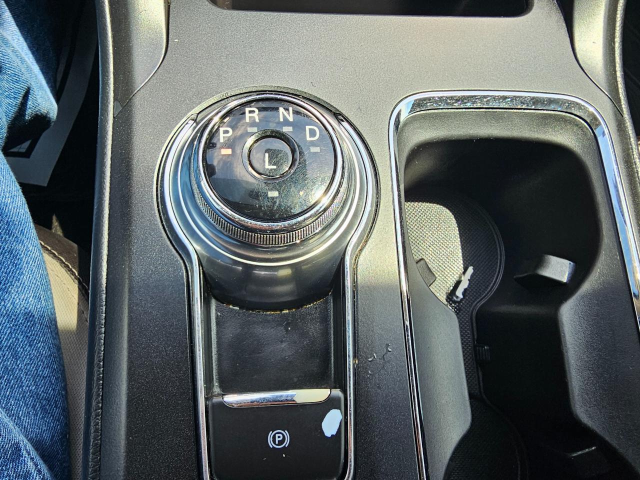 Ford Fusion SE FWD 2020