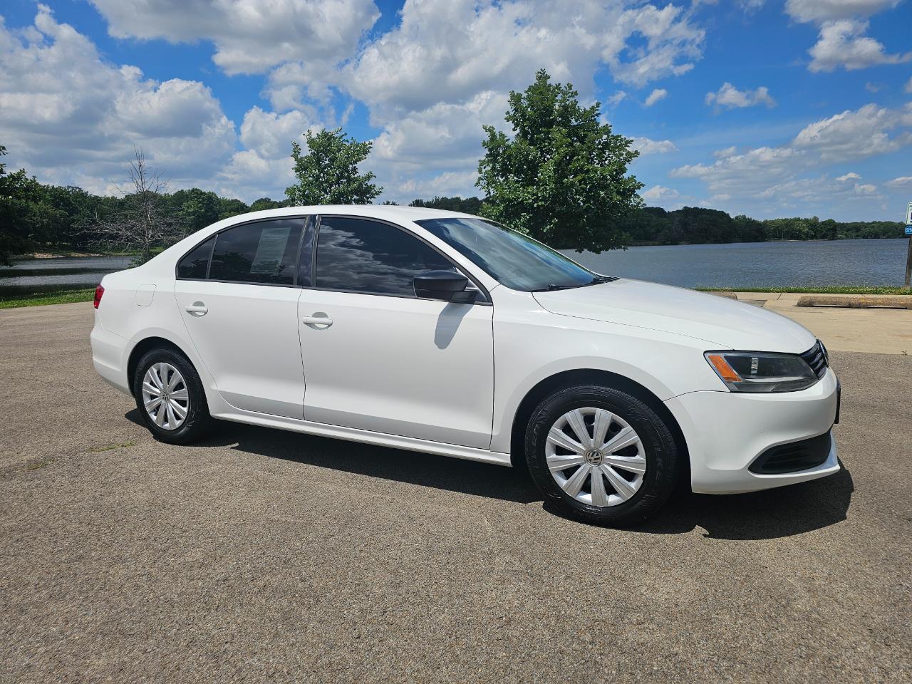 Volkswagen Jetta Sedan 4dr Auto S 2014