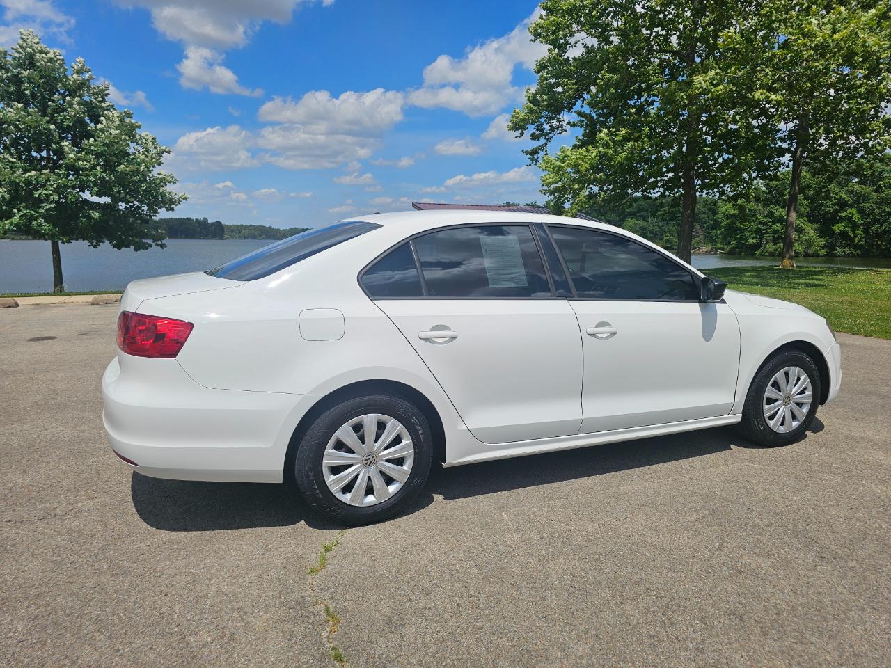 Volkswagen Jetta Sedan 4dr Auto S 2014