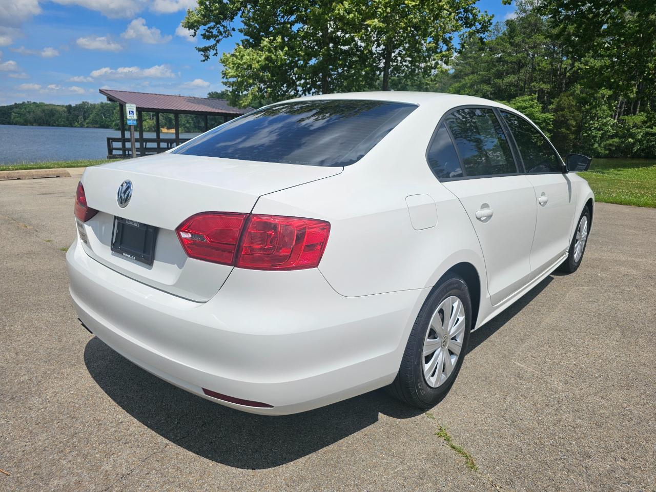 Volkswagen Jetta Sedan 4dr Auto S 2014