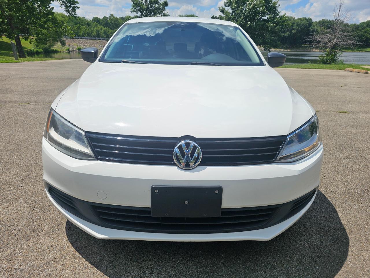 Volkswagen Jetta Sedan 4dr Auto S 2014