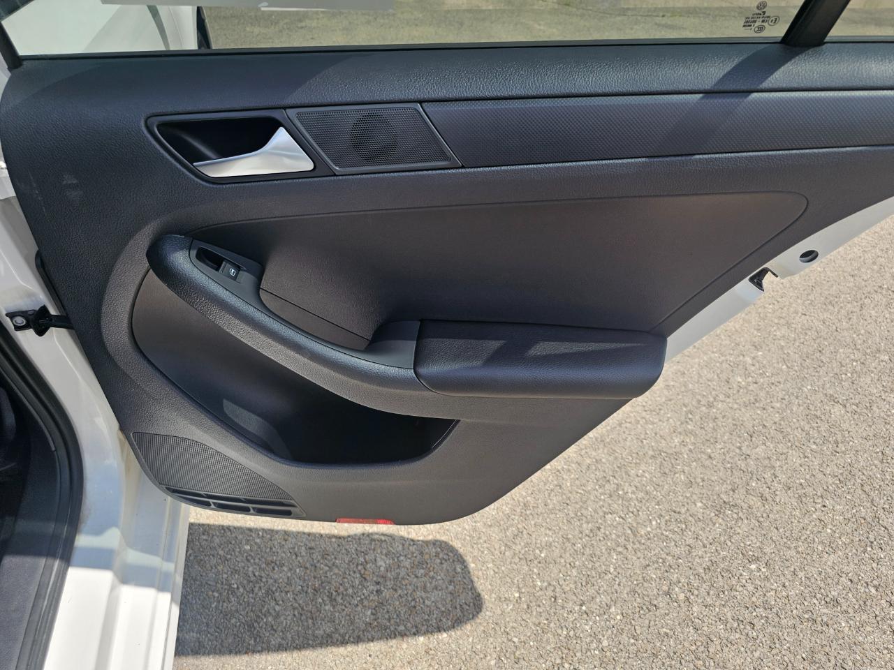 Volkswagen Jetta Sedan 4dr Auto S 2014