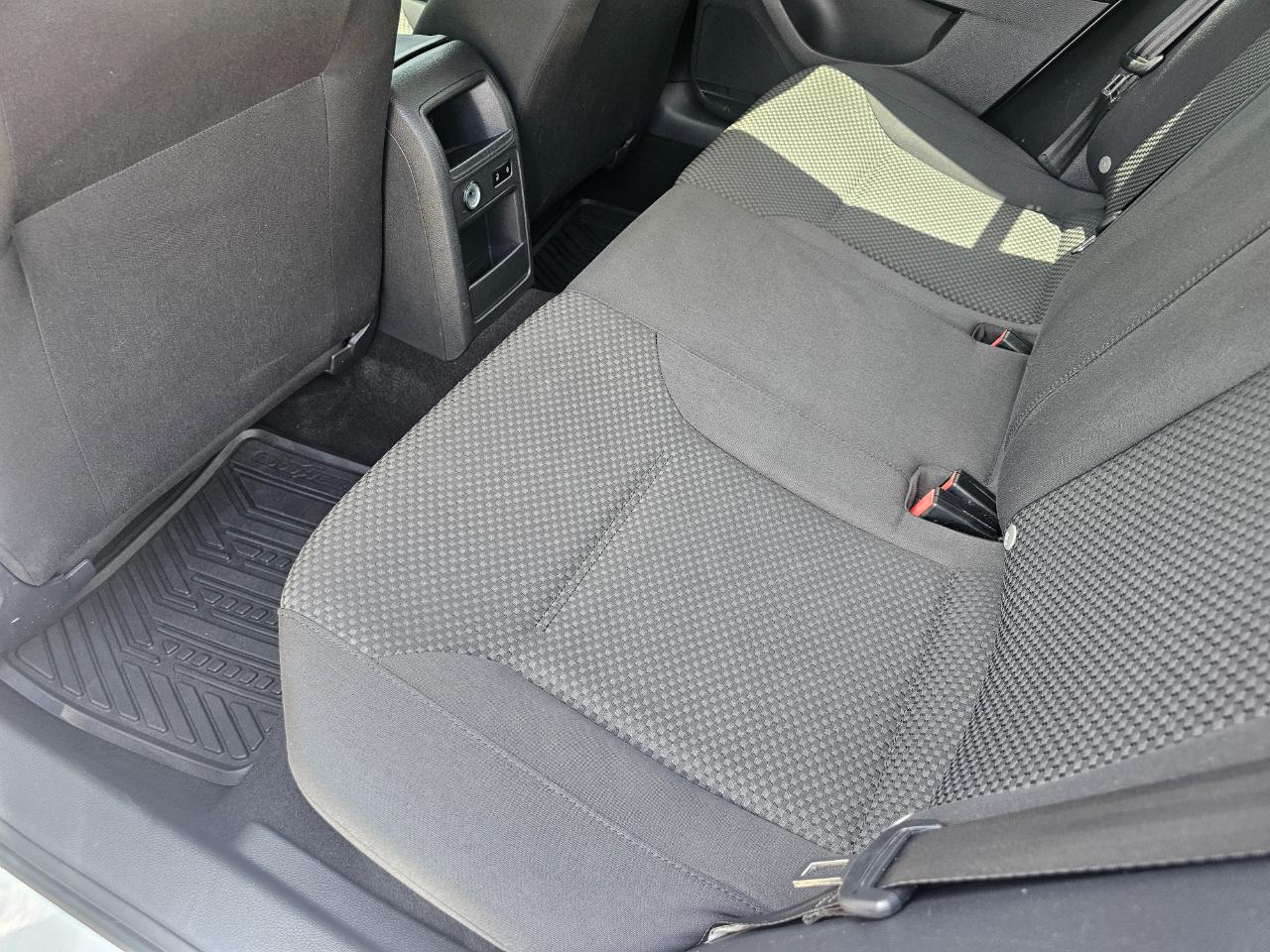 Volkswagen Jetta Sedan 4dr Auto S 2014