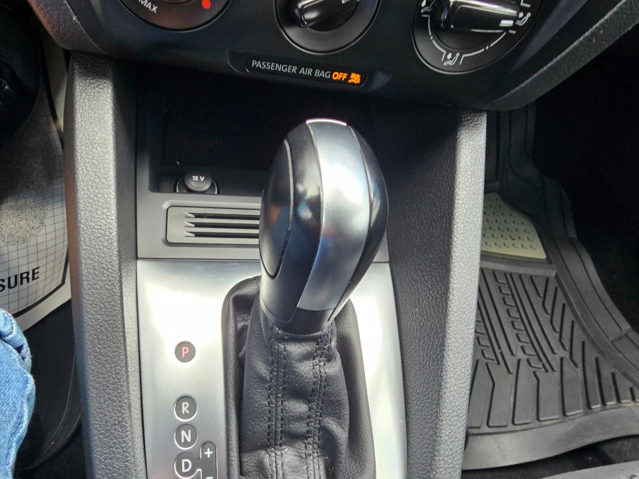 Volkswagen Jetta Sedan 4dr Auto S 2014