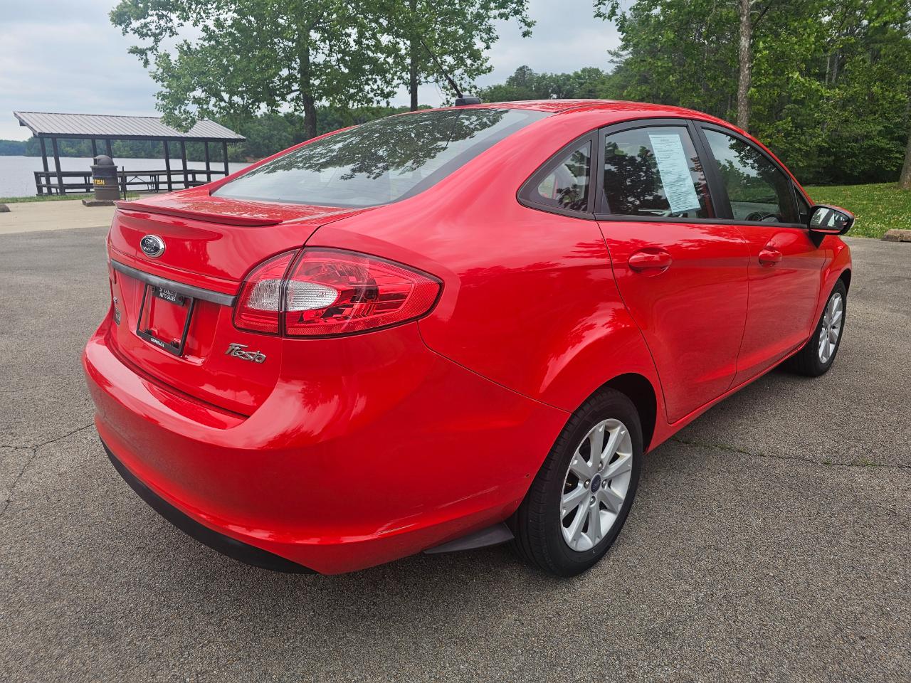 Ford Fiesta 4dr Sdn SE 2013