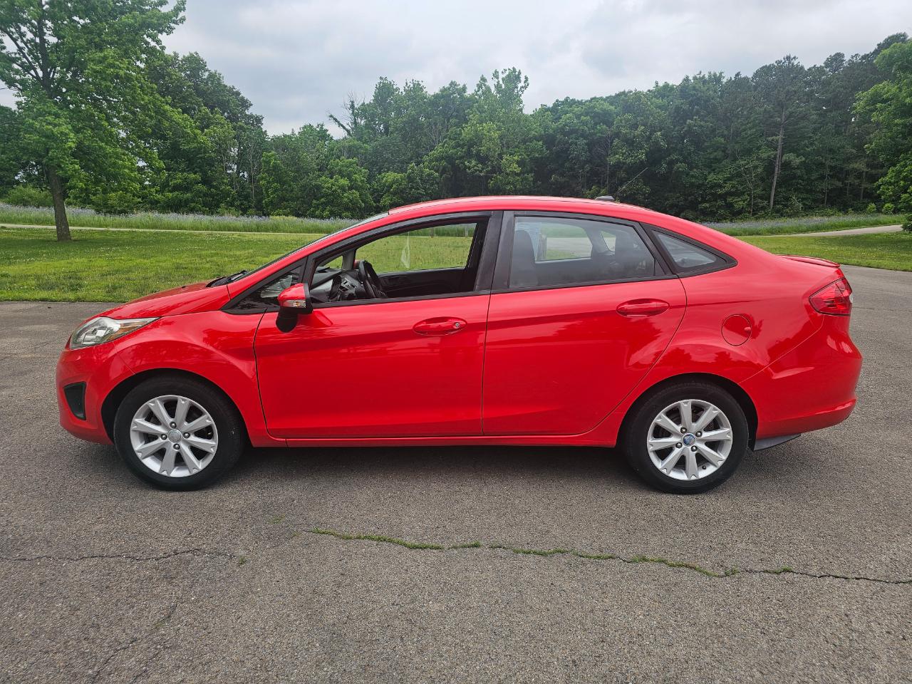 Ford Fiesta 4dr Sdn SE 2013