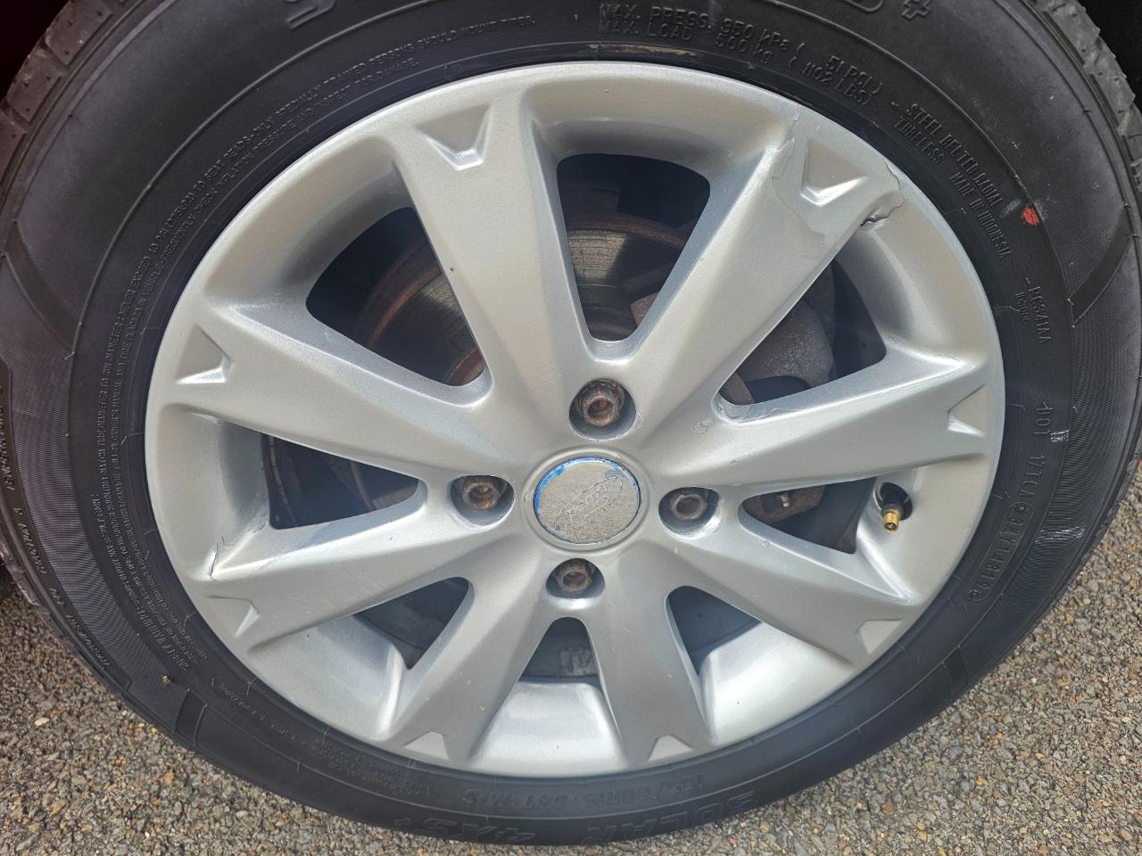 Ford Fiesta 4dr Sdn SE 2013