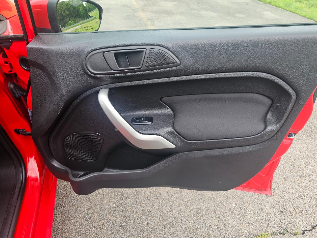 Ford Fiesta 4dr Sdn SE 2013
