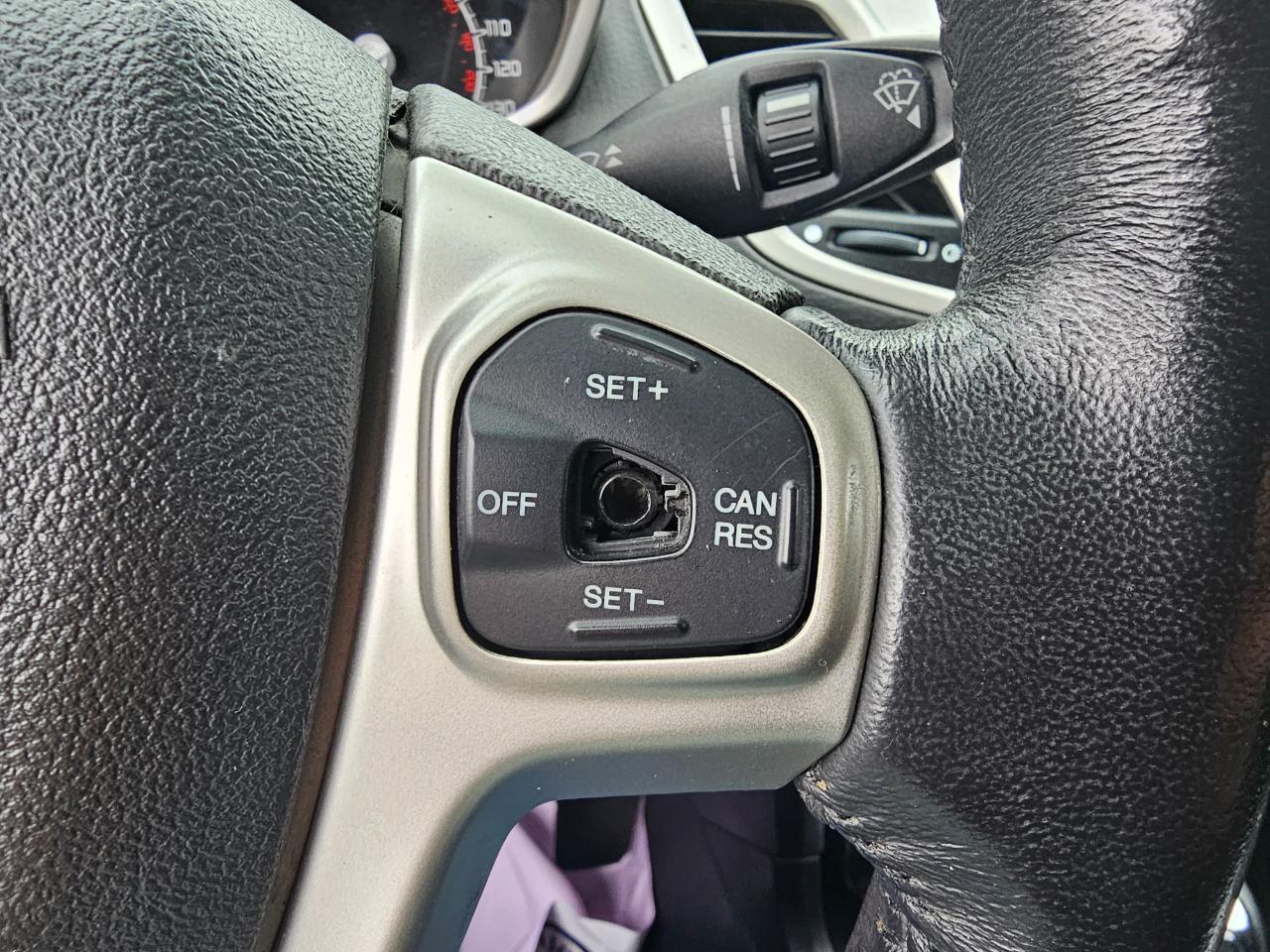 Ford Fiesta 4dr Sdn SE 2013