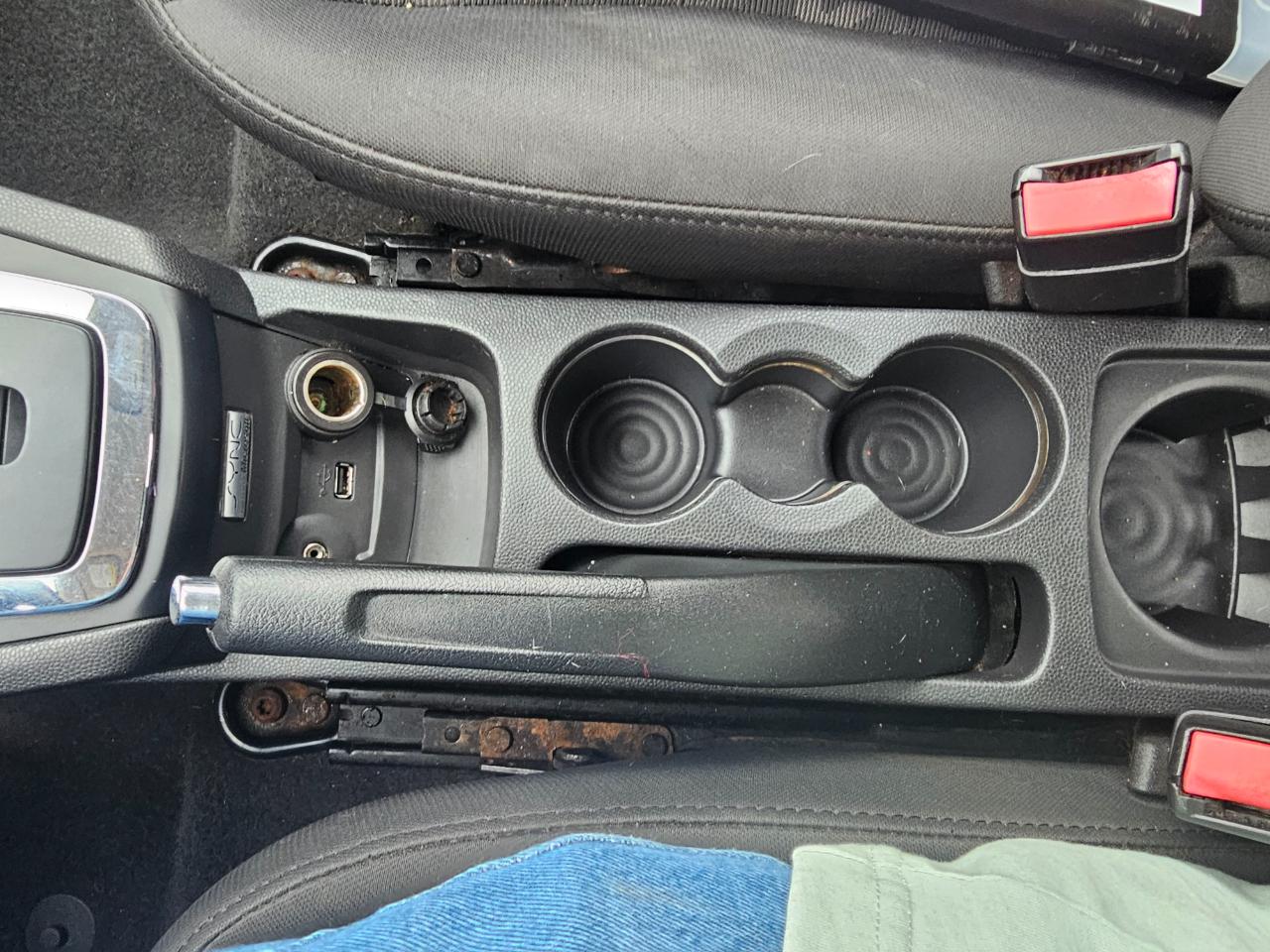 Ford Fiesta 4dr Sdn SE 2013