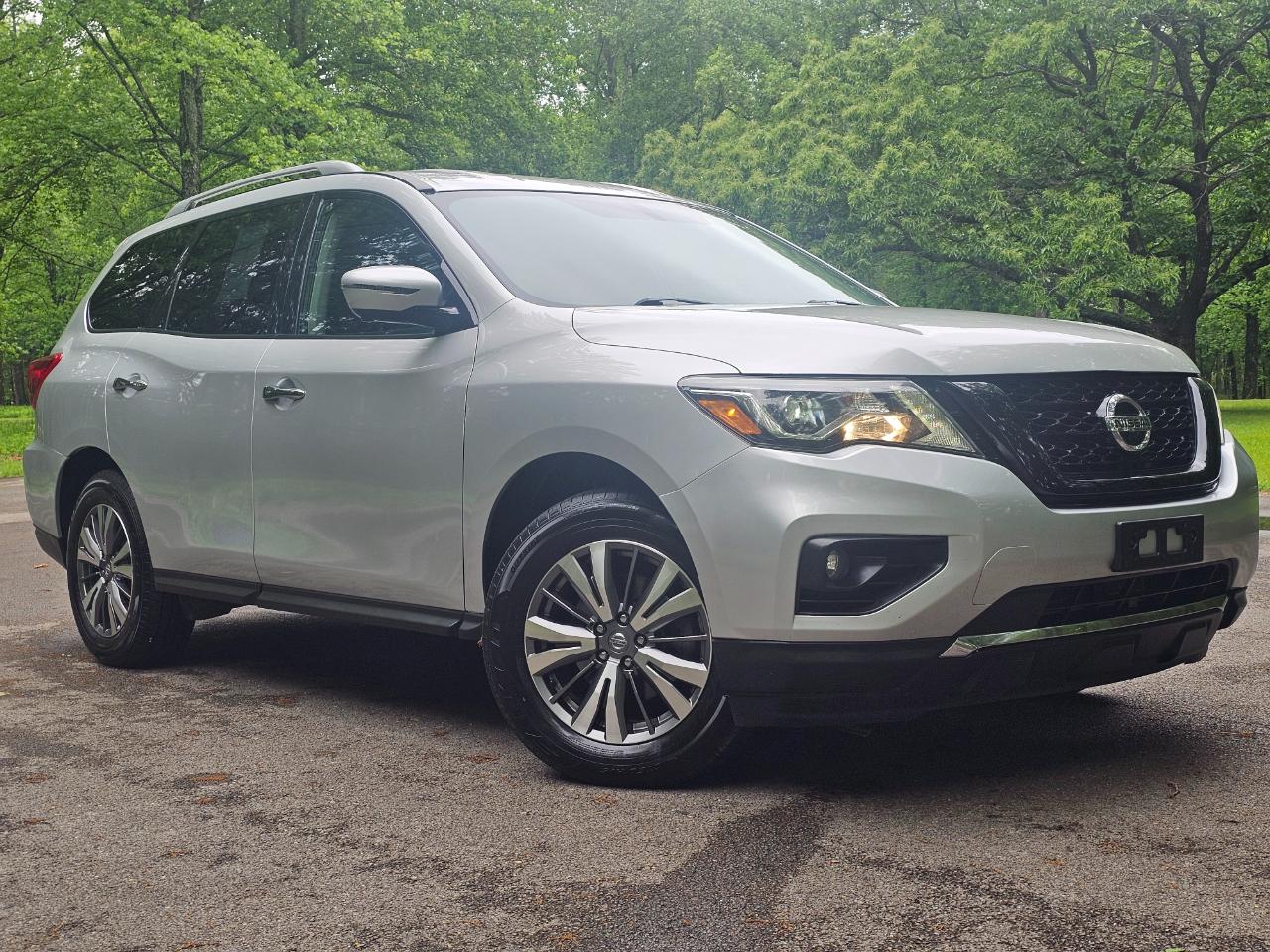 2020 Nissan Pathfinder 4x4 SL