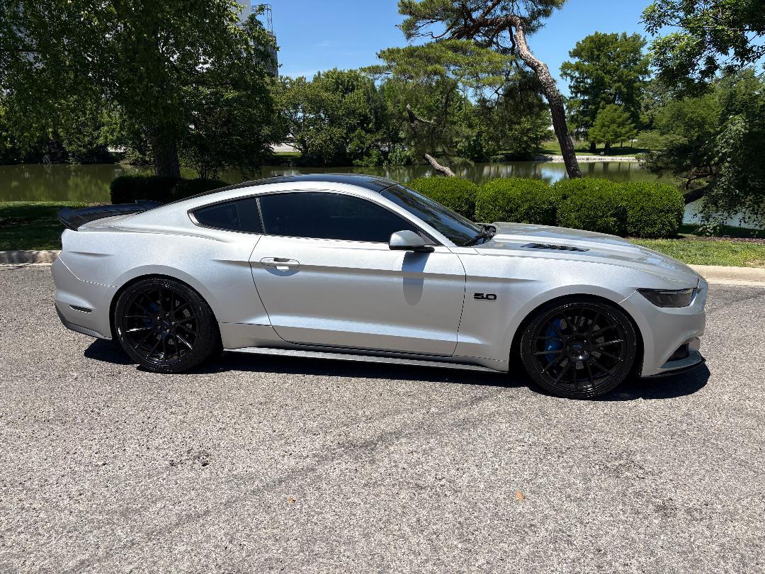 Ford Mustang GT Premium 2D Coupe 2015