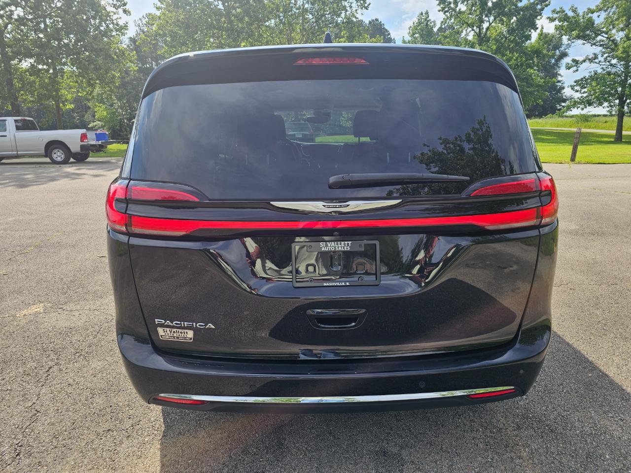 Chrysler Pacifica Touring L FWD 2023