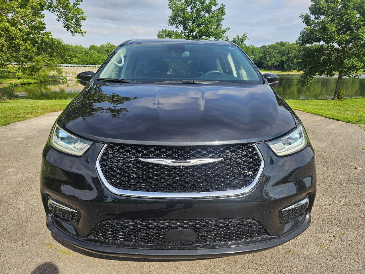 Chrysler Pacifica Touring L FWD 2023