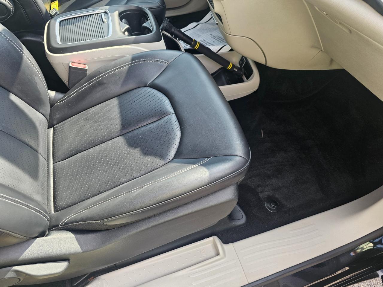 Chrysler Pacifica Touring L FWD 2023