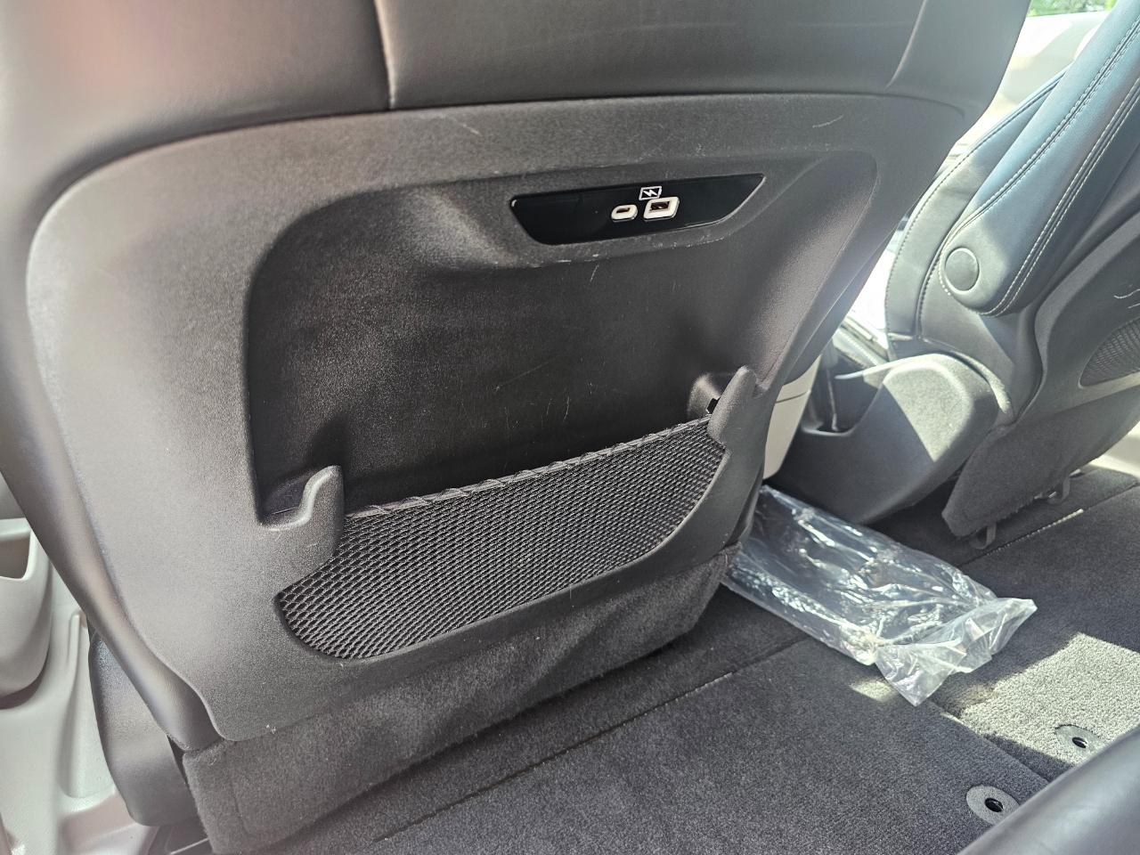 Chrysler Pacifica Touring L FWD 2023