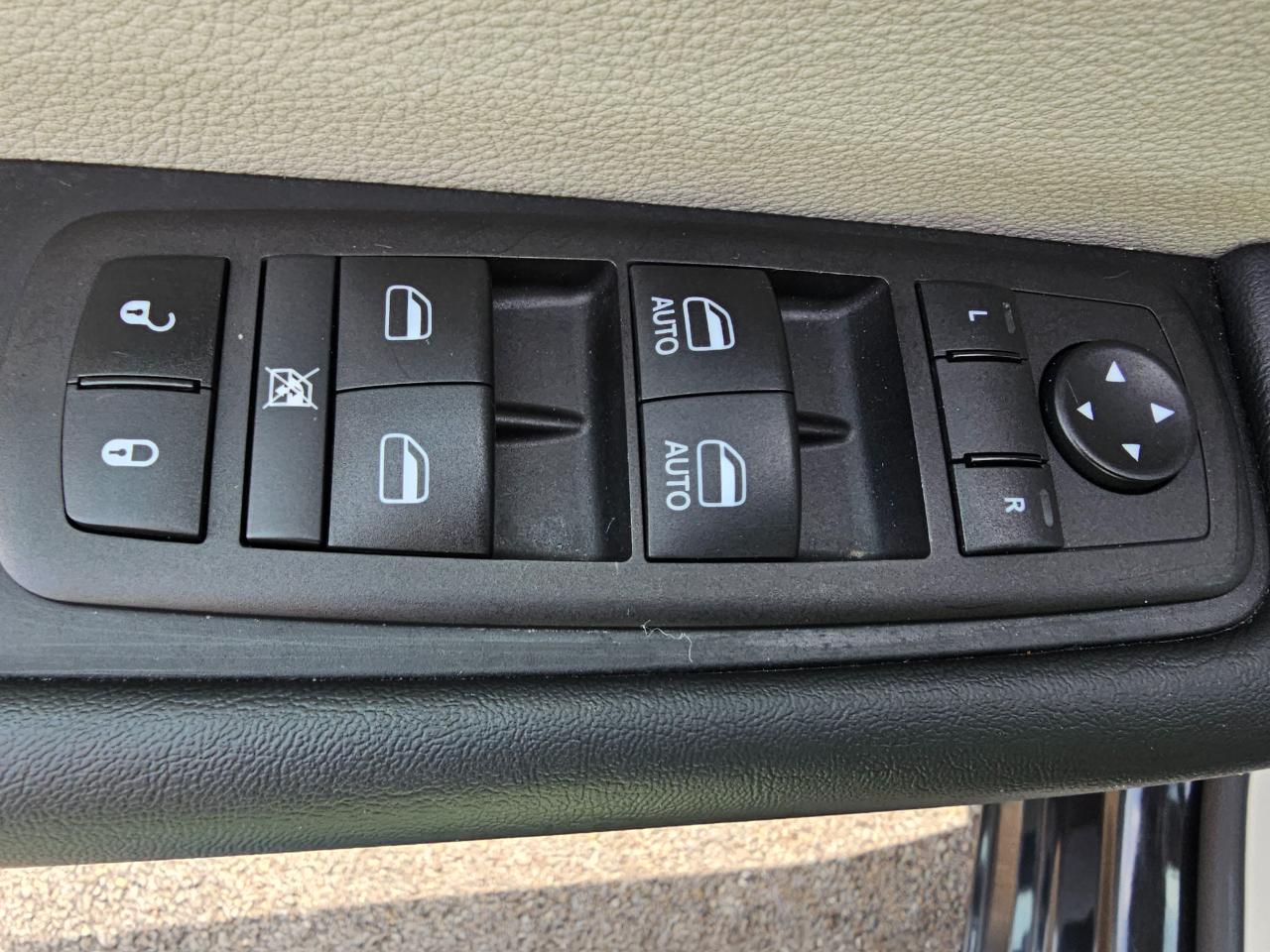 Chrysler Pacifica Touring L FWD 2023