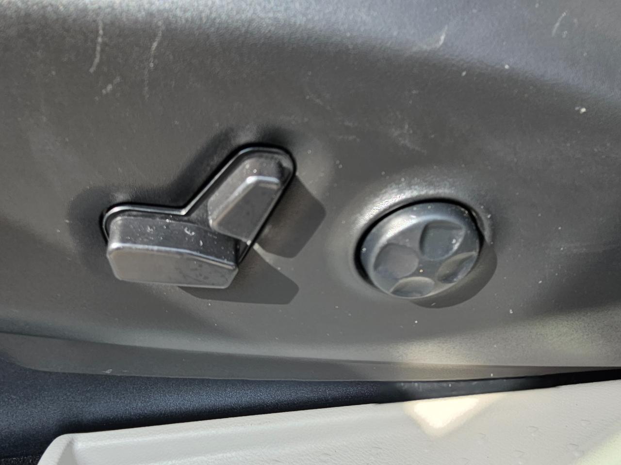 Chrysler Pacifica Touring L FWD 2023