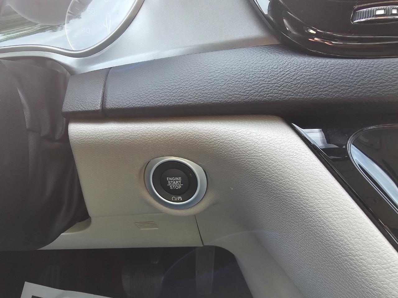 Chrysler Pacifica Touring L FWD 2023