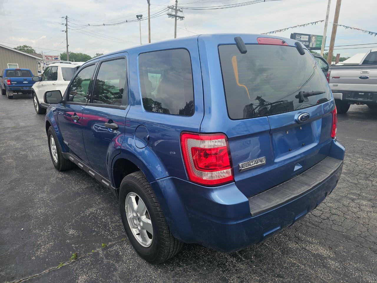 Ford Escape FWD 4dr XLS 2010