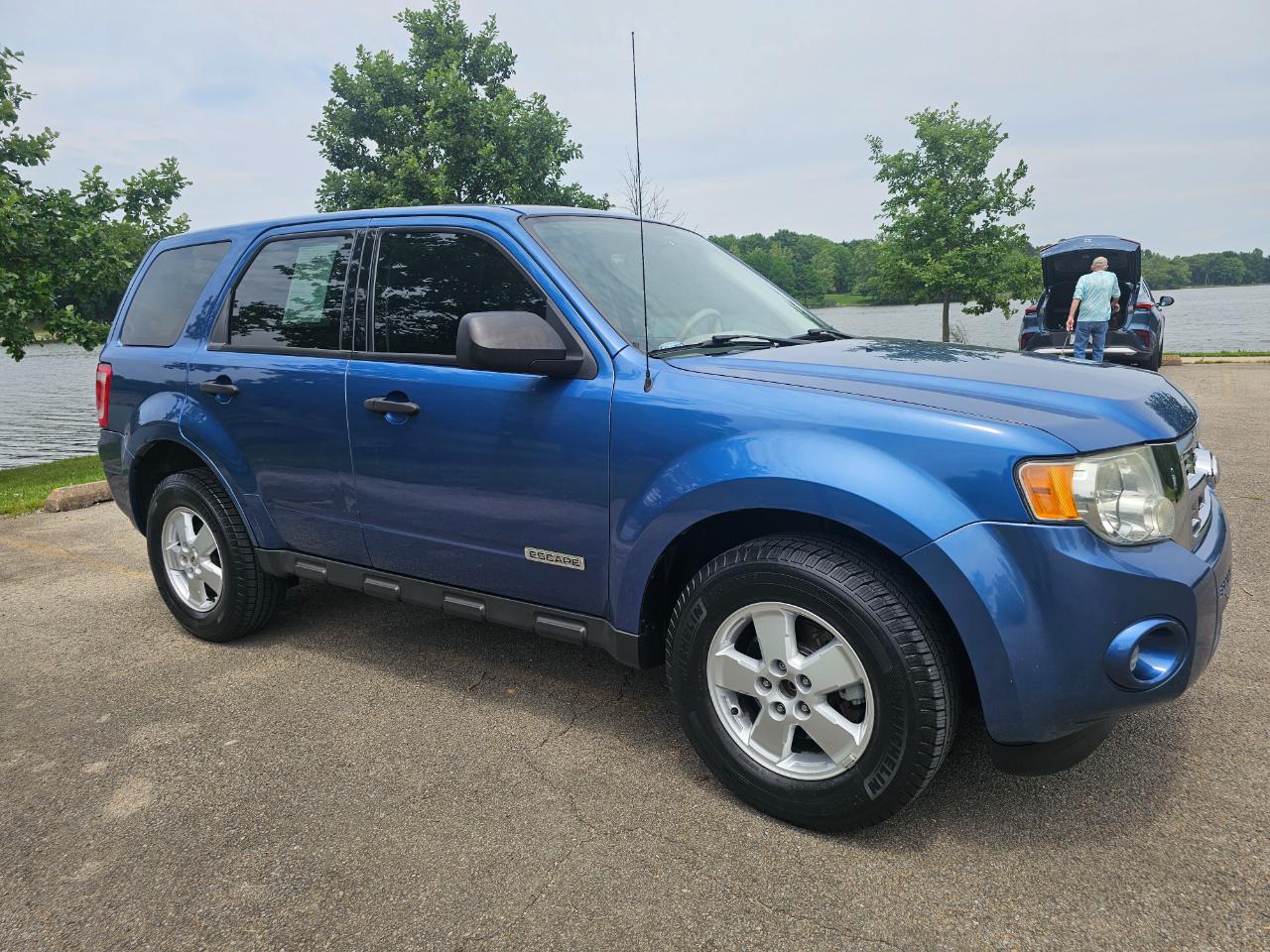 Ford Escape FWD 4dr XLS 2010