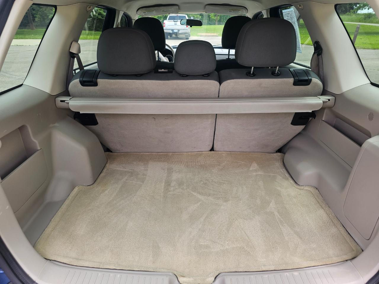 Ford Escape FWD 4dr XLS 2010