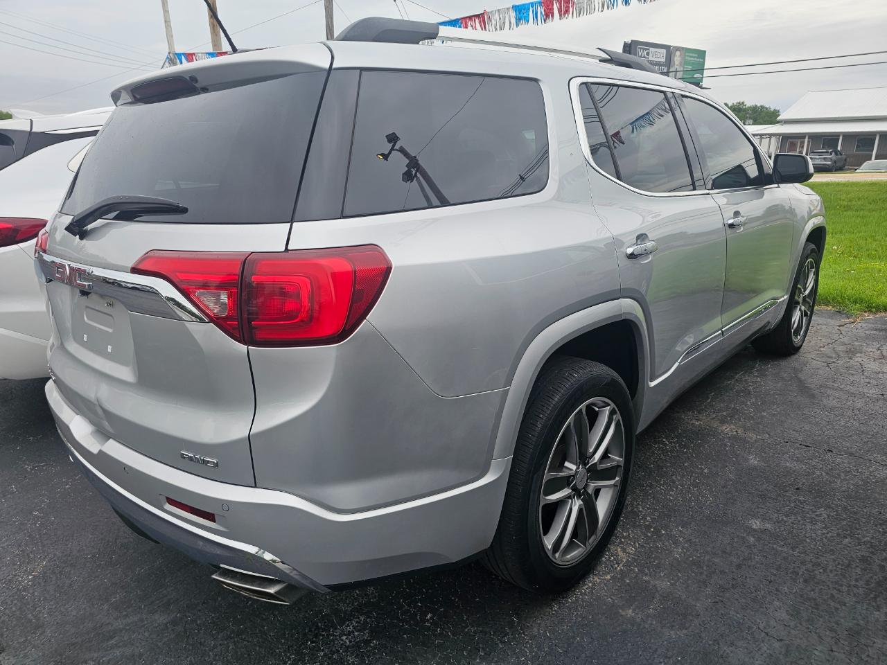 GMC Acadia AWD 4dr Denali 2017