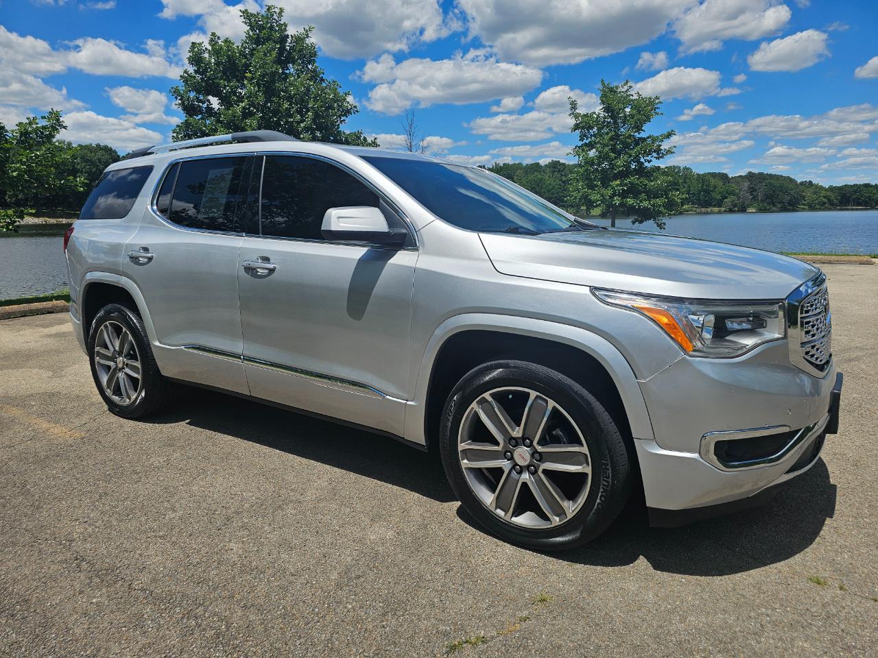 GMC Acadia AWD 4dr Denali 2017