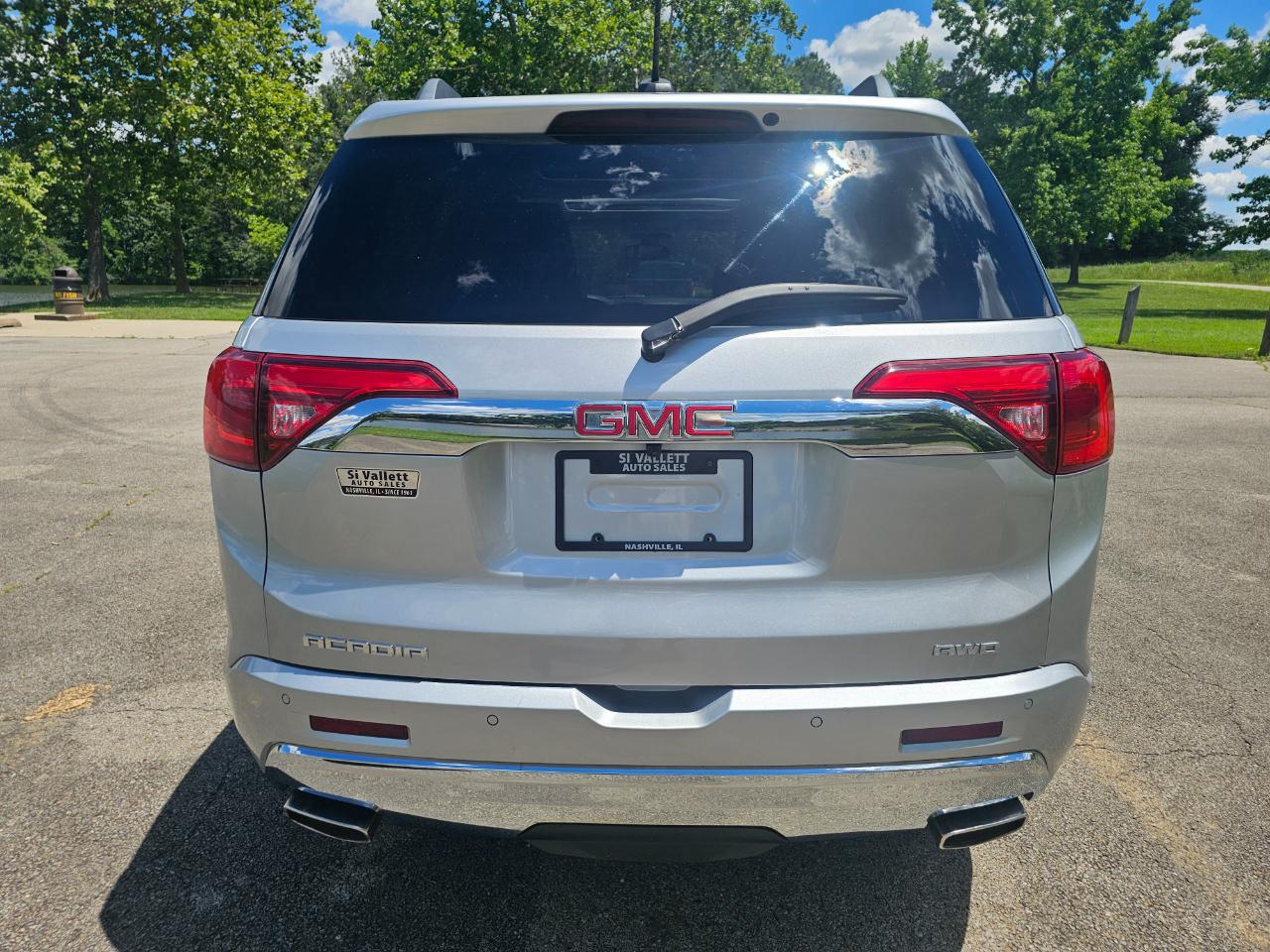 GMC Acadia AWD 4dr Denali 2017