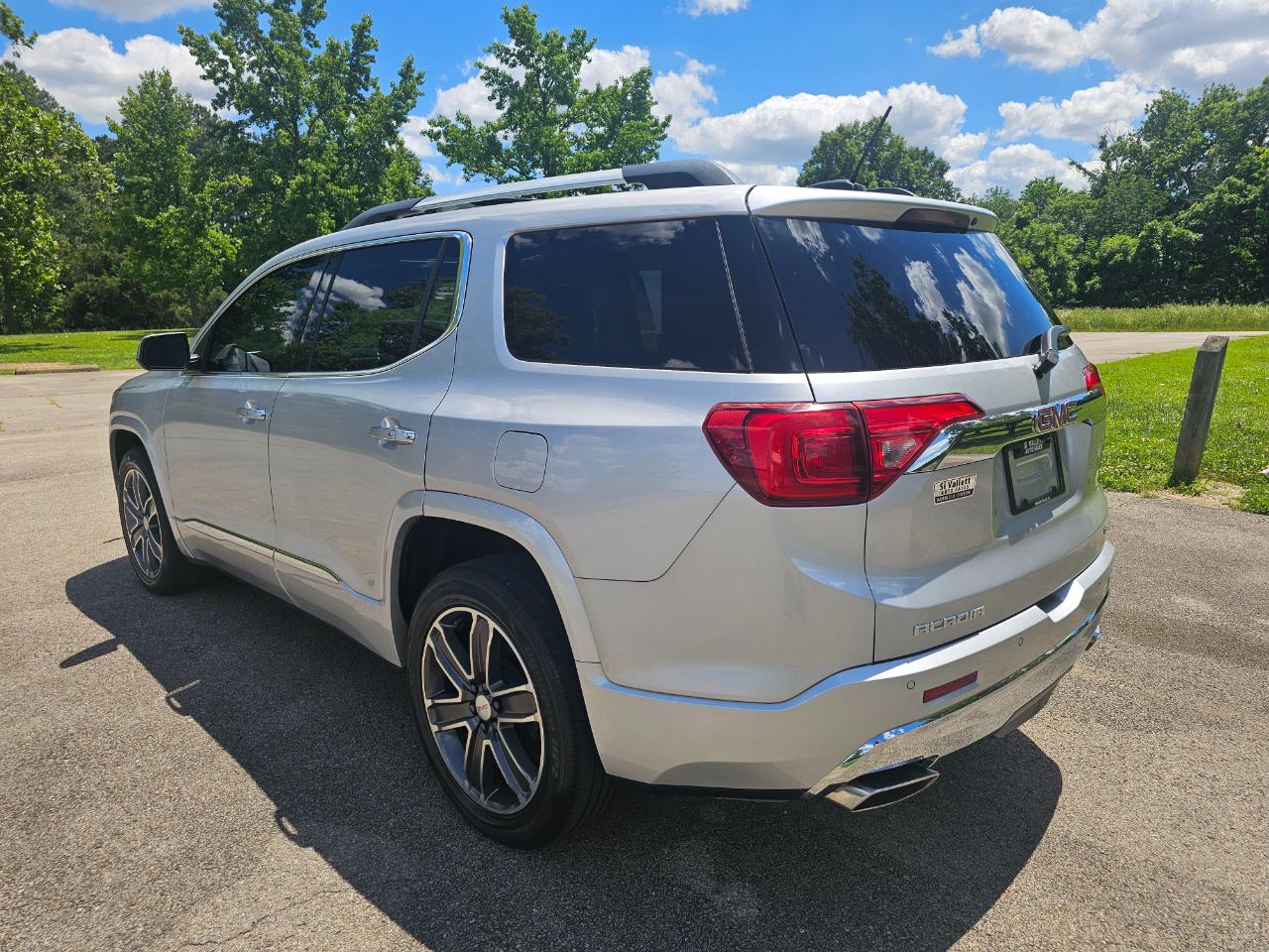 GMC Acadia AWD 4dr Denali 2017