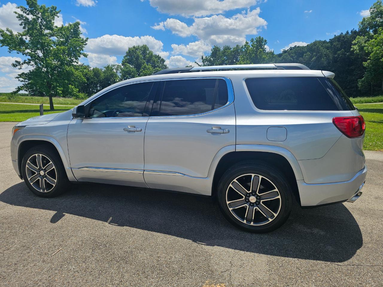 GMC Acadia AWD 4dr Denali 2017