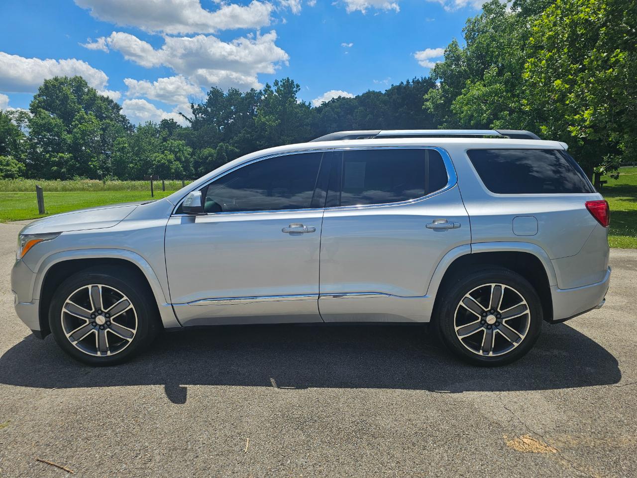 GMC Acadia AWD 4dr Denali 2017