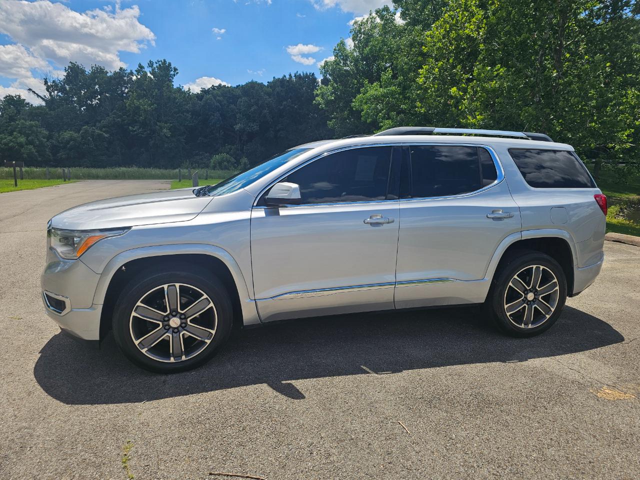 GMC Acadia AWD 4dr Denali 2017