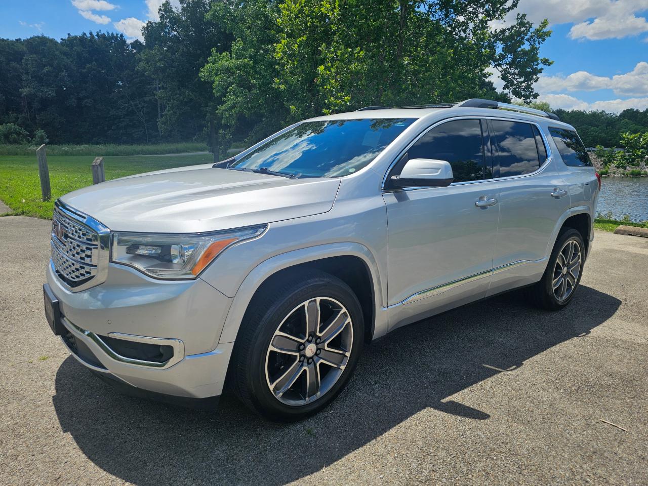 GMC Acadia AWD 4dr Denali 2017
