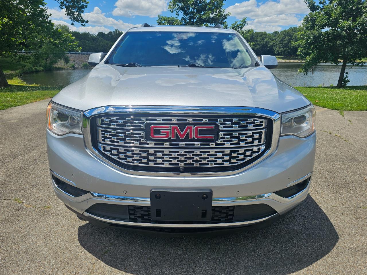 GMC Acadia AWD 4dr Denali 2017